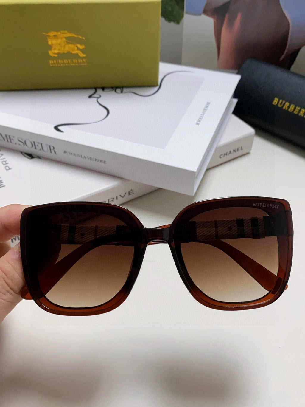 Burberry Oversized Black Lens Sunglasses for Men & Women - 358594 - detail image 3
