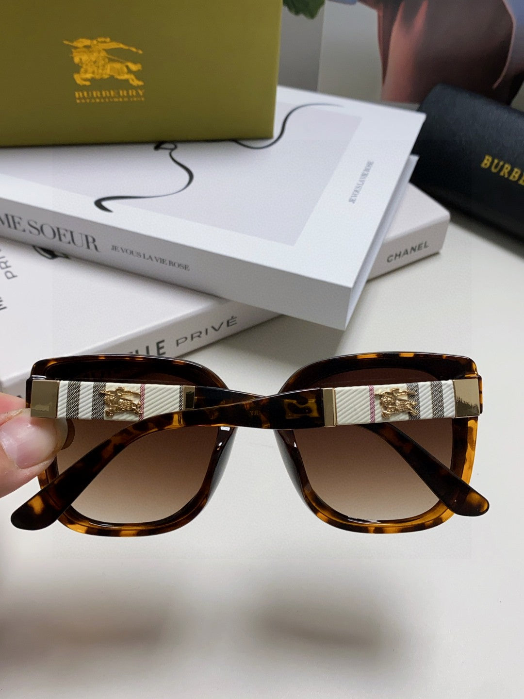 Burberry Oversized Black Lens Sunglasses for Men & Women - 358595 - detail image 4