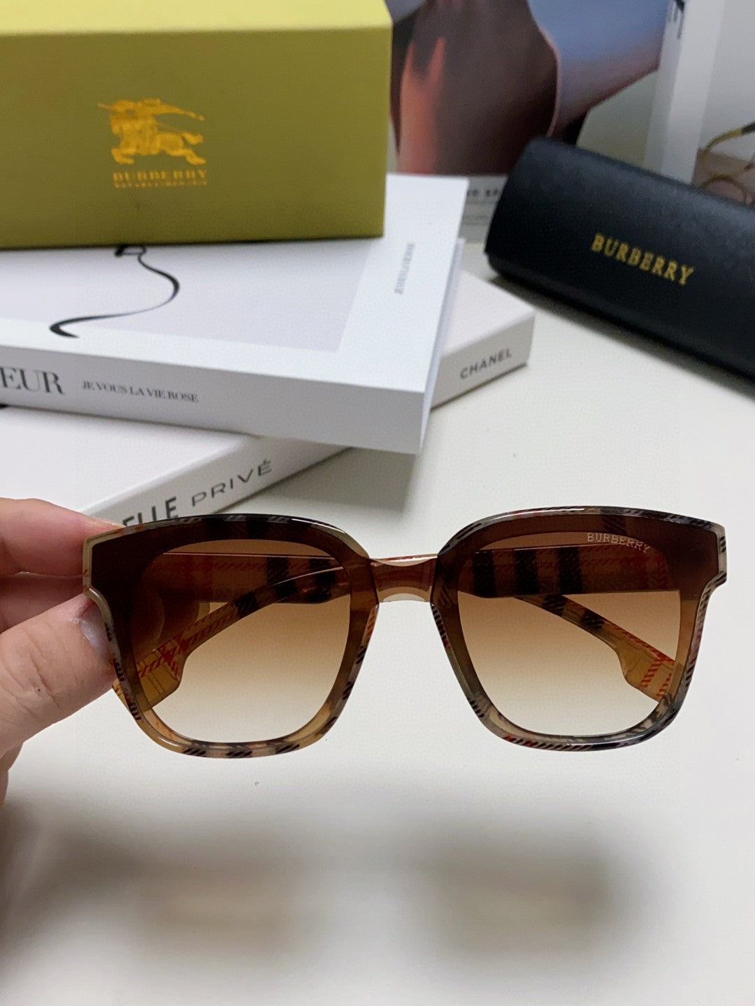 Burberry BE5446 Fashion Brown Lens Sunglasses for Men & Women - 358597 - detail image 3