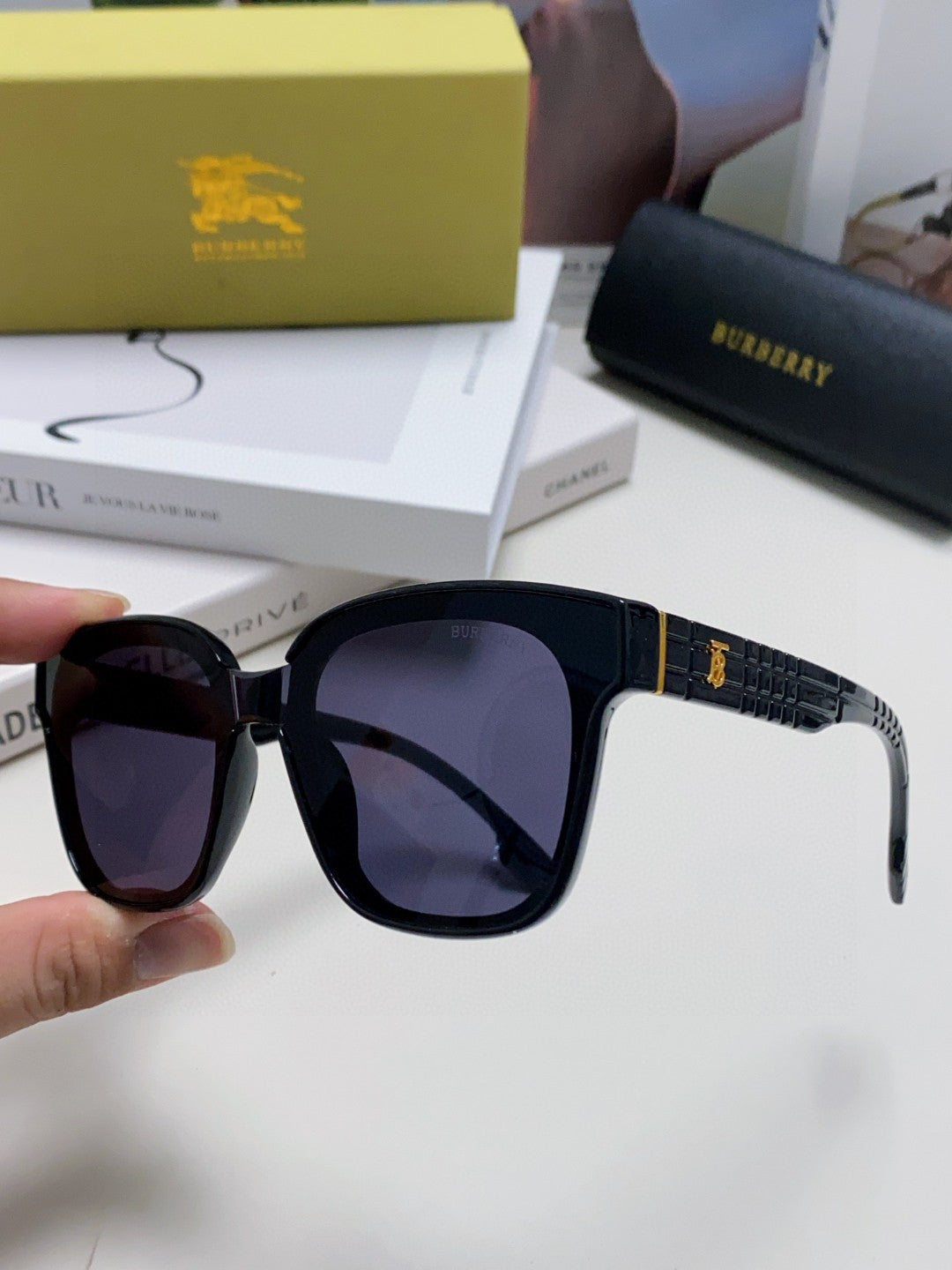 Burberry BE5446 Fashion Blue Lens Sunglasses for Men & Women - 358599 - detail image 4