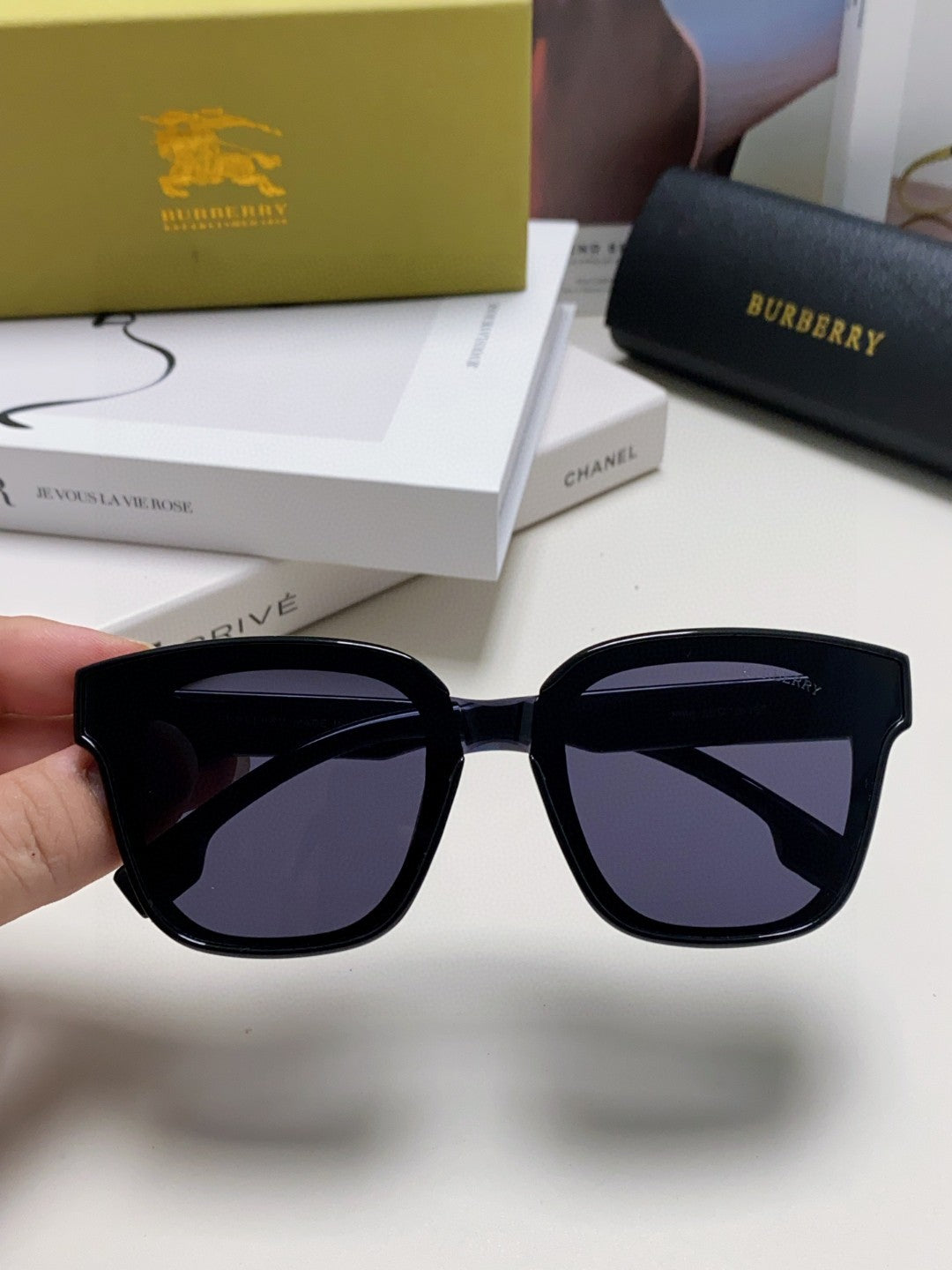 Burberry BE5446 Fashion Blue Lens Sunglasses for Men & Women - 432435 - detail image 2