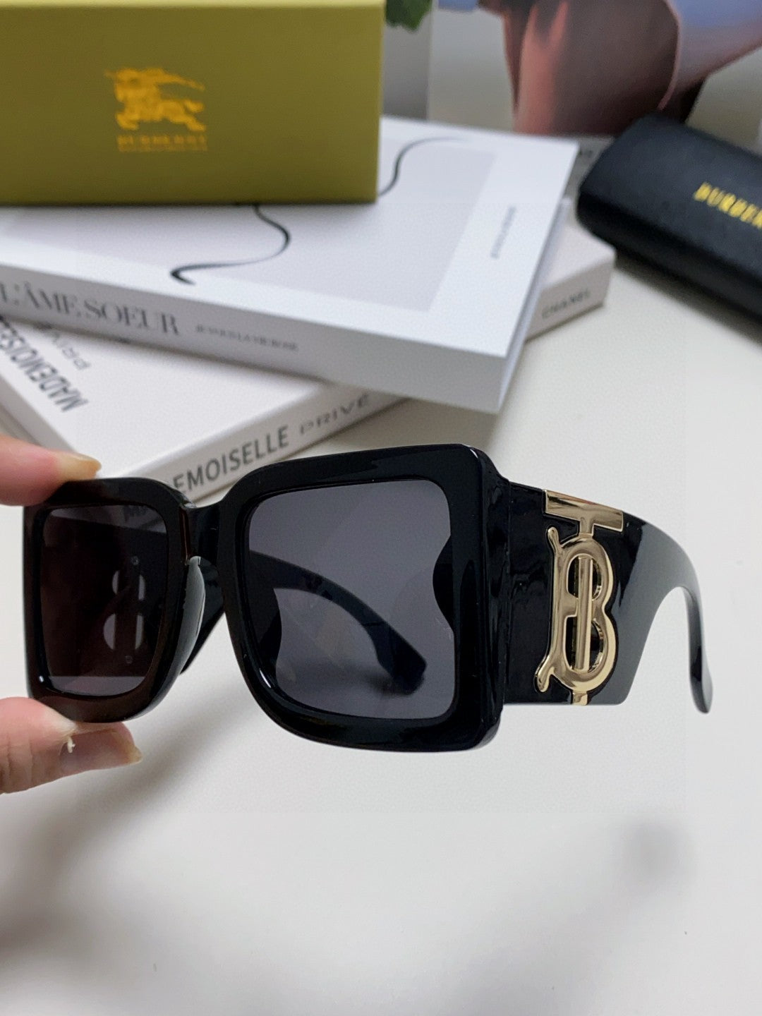 Burberry Oversized Gold Lens Sunglasses for Men & Women - detail image 7