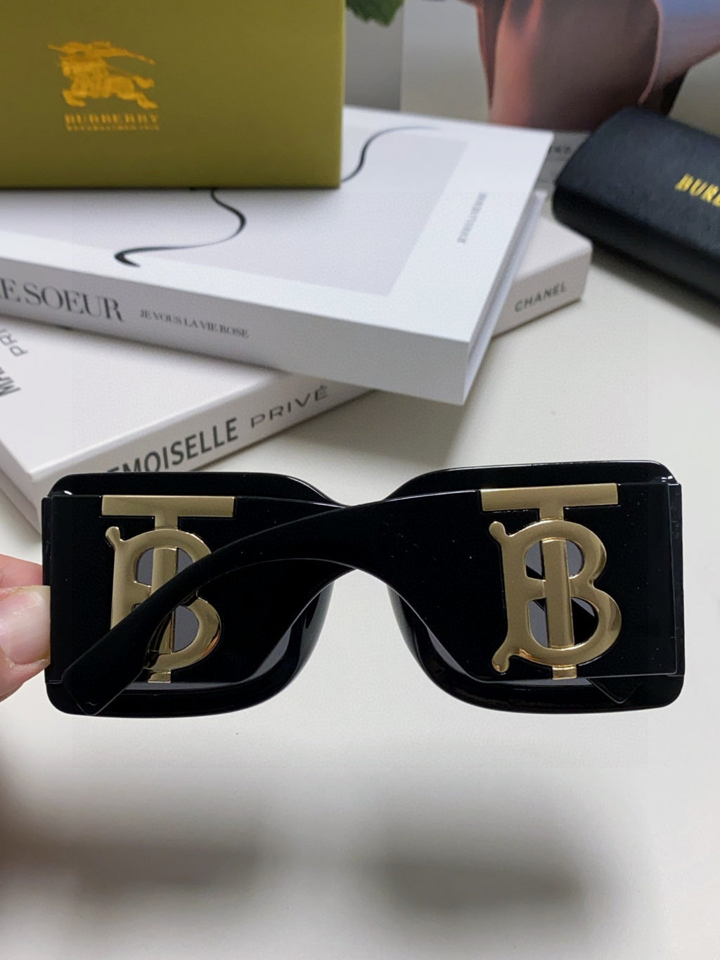 Burberry Oversized Gold Lens Sunglasses for Men & Women - detail image 6
