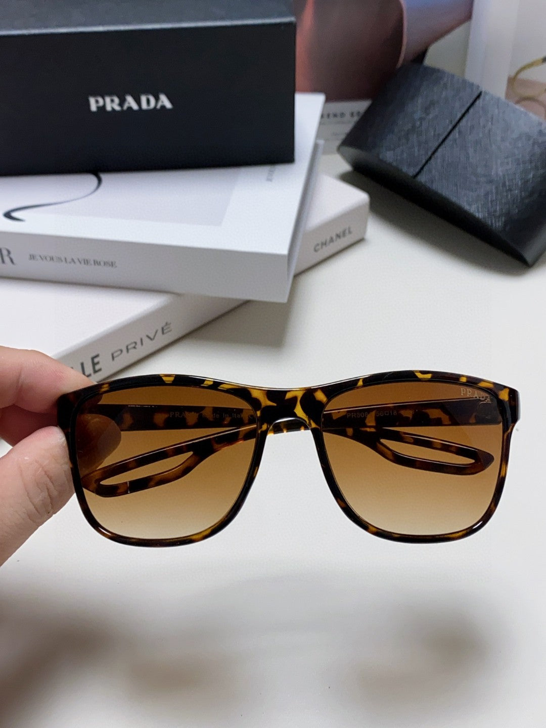 Prada Polarized Fashion Brown Lens Sunglasses for Men & Women - 415708 - detail image 3