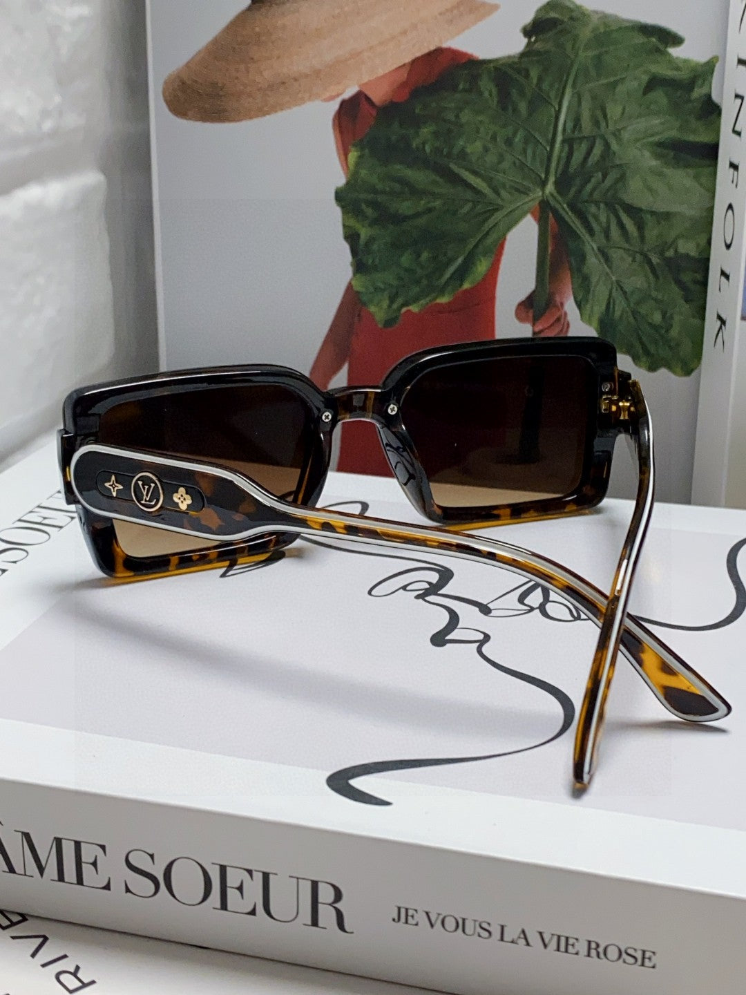 Louis Vuitton Polarized Square Gray Lens Sunglasses for Women - 933768 - detail image 2