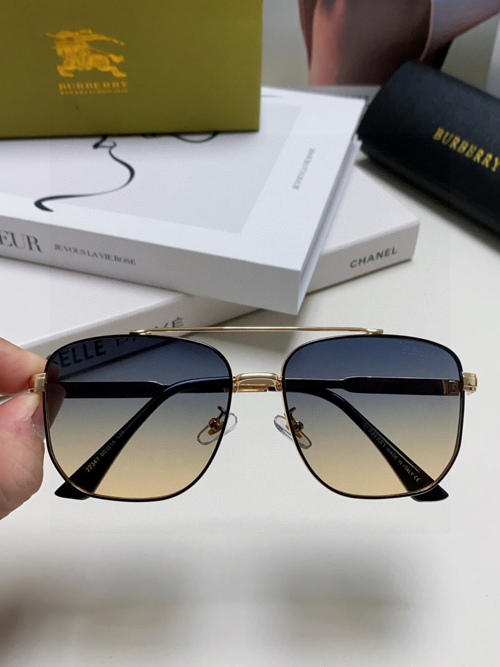 Burberry Polarized Fashion Silver Lens Sunglasses for Men - 372328 - detail image 3