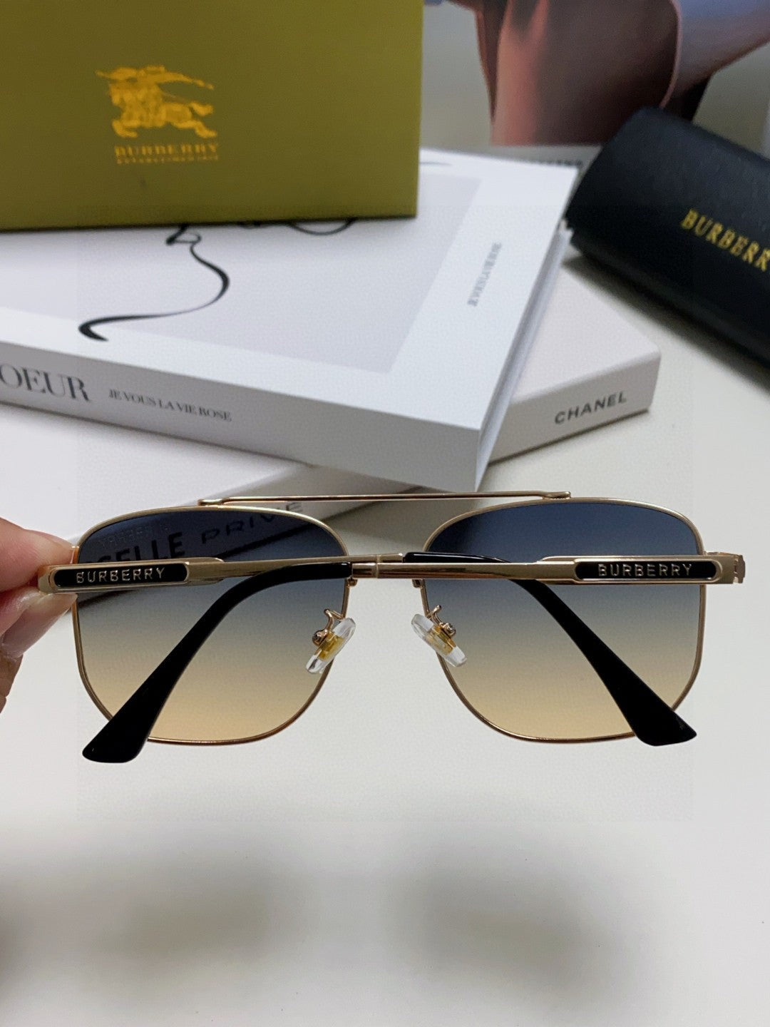 Burberry Polarized Fashion Silver Lens Sunglasses for Men - 372328 - detail image 4