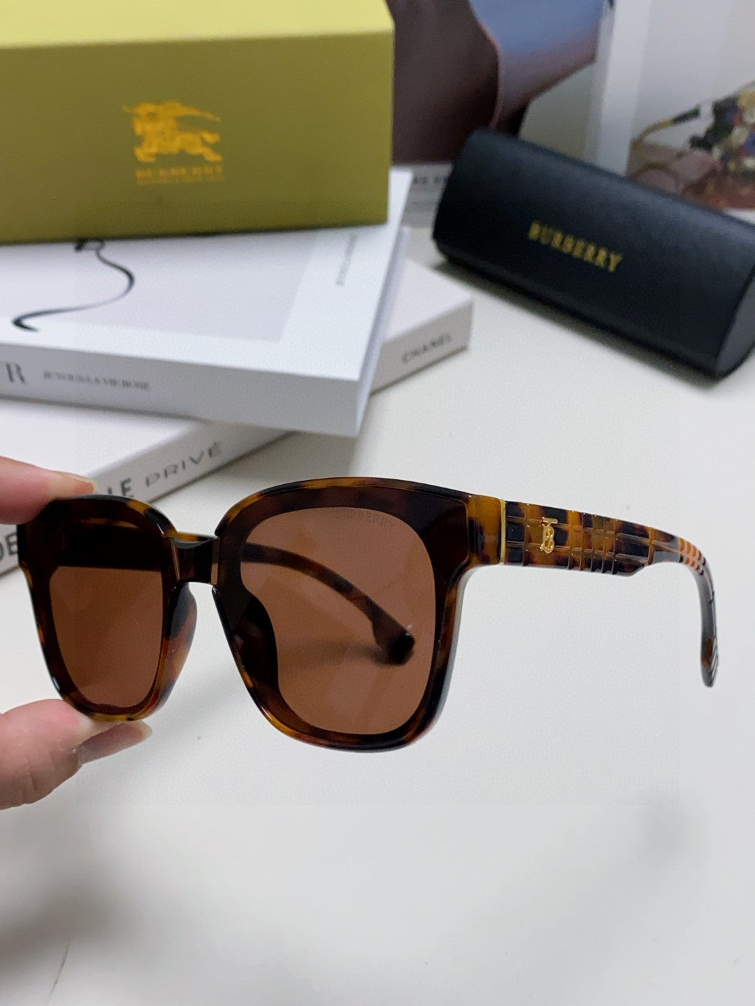 Burberry BE5446 Fashion Red Lens Sunglasses for Men & Women - 399095 - detail image 5