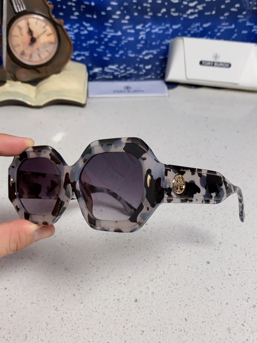 Burberry Fashion Gray Lens Sunglasses for Men & Women - 399126 - detail image 6