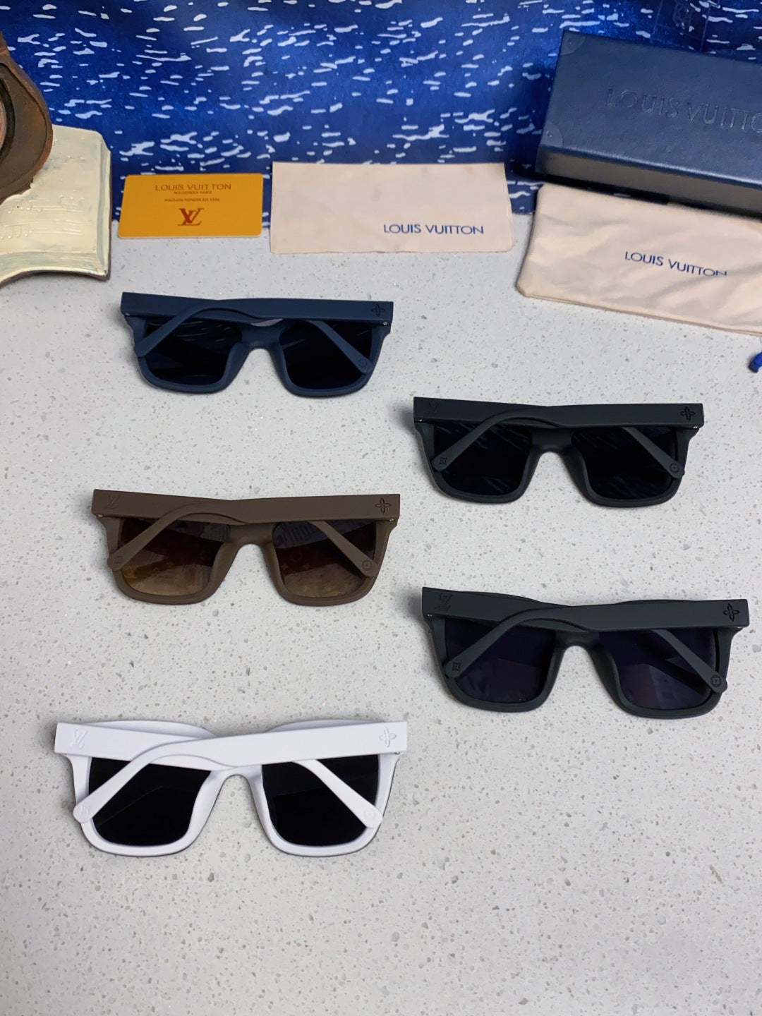 Louis Vuitton Square Gray Lens Sunglasses for Men & Women - 997390 - detail image 11
