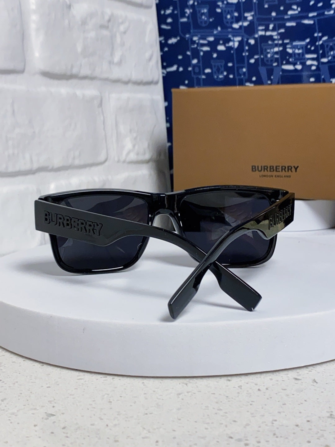 Burberry Polarized Square Black Lens Sunglasses for Men & Women - detail image 3