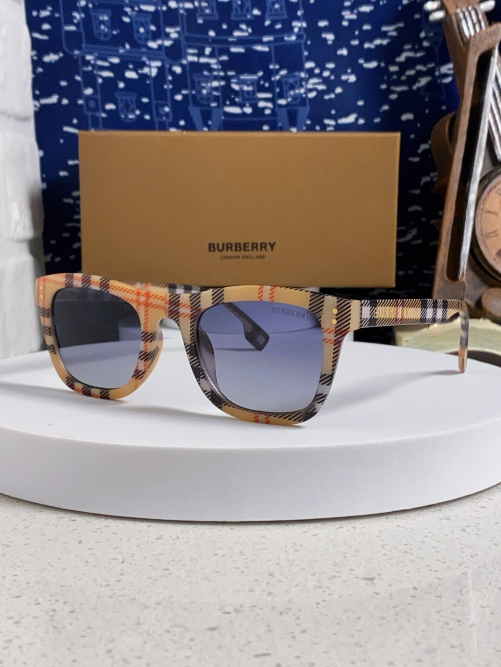 Burberry Folding Fashion Brown Lens Sunglasses for Men & Women - 432409