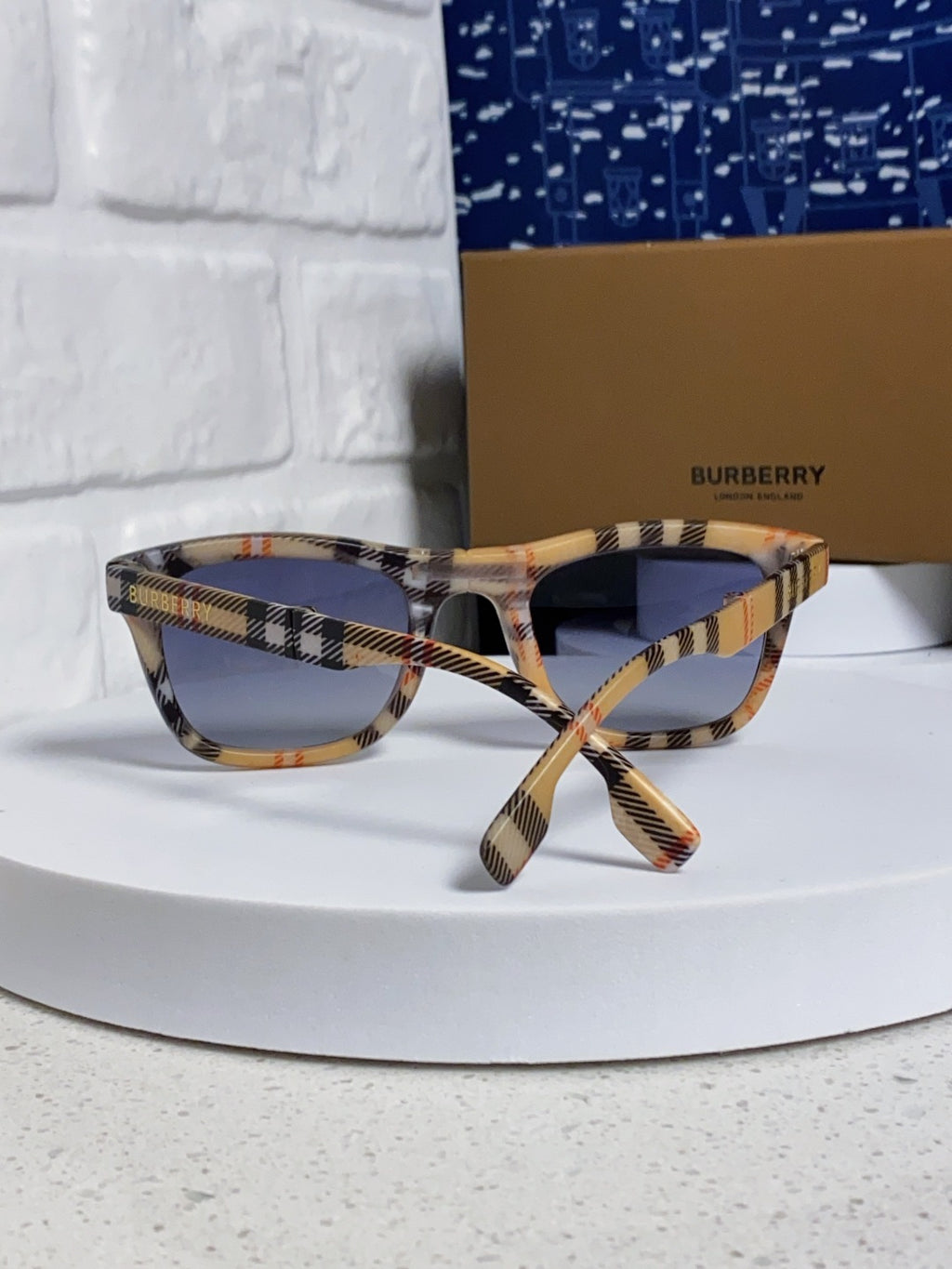 Burberry Folding Fashion Brown Lens Sunglasses for Men & Women - 432409 - detail image 3