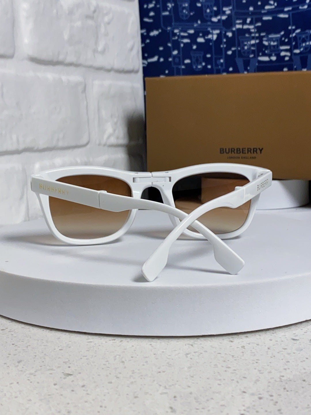 Burberry Folding Fashion Brown Lens Sunglasses for Men & Women - 998320 - detail image 3