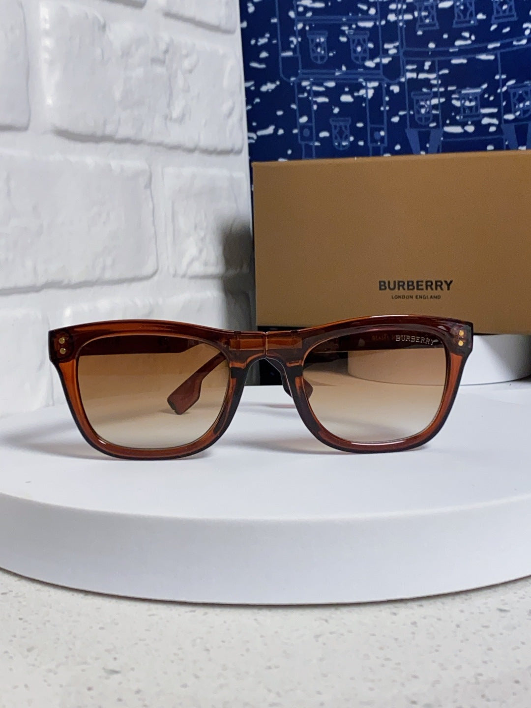 Burberry Folding Fashion Red Lens Sunglasses for Men & Women - 998321 - detail image 2
