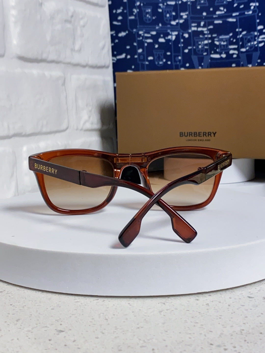 Burberry Folding Fashion Red Lens Sunglasses for Men & Women - detail image 3