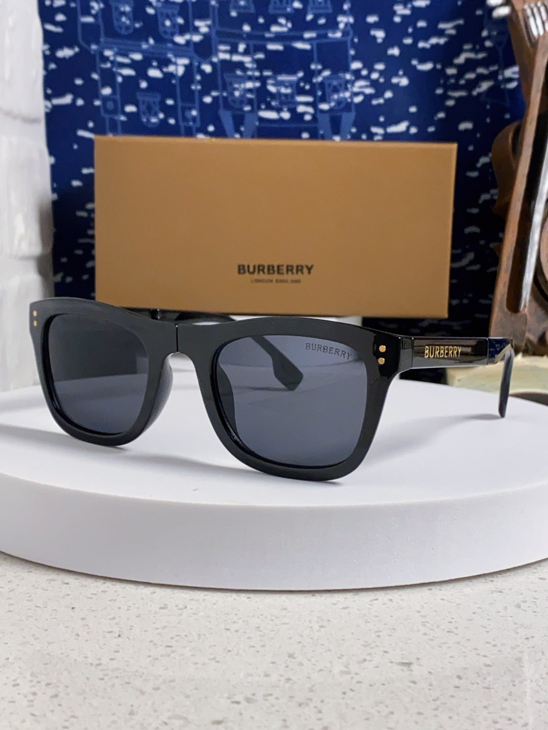 Burberry Folding Fashion Gray Lens Sunglasses for Men & Women - 432415