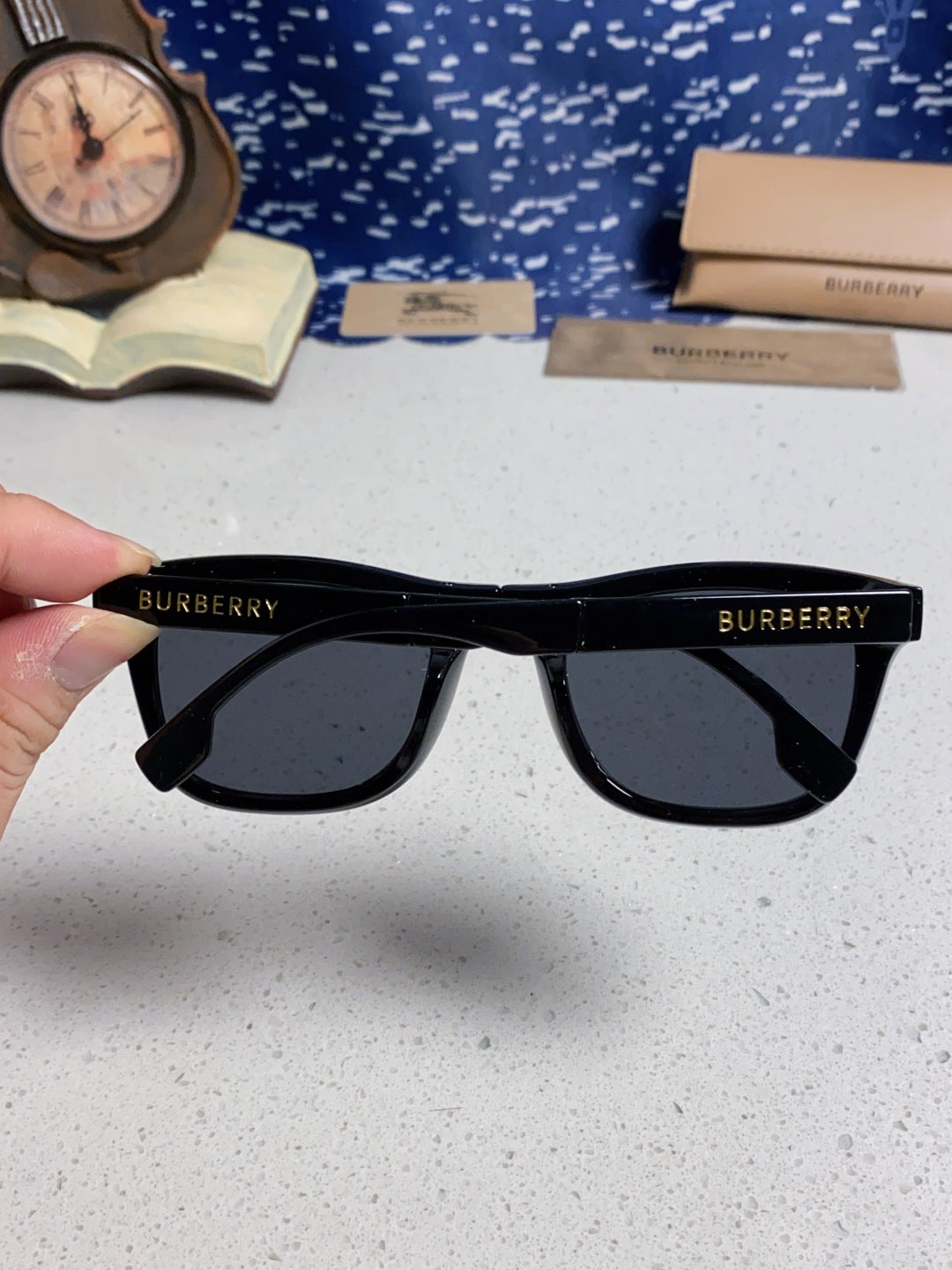 Burberry Folding Fashion Gray Lens Sunglasses for Men & Women - detail image 5