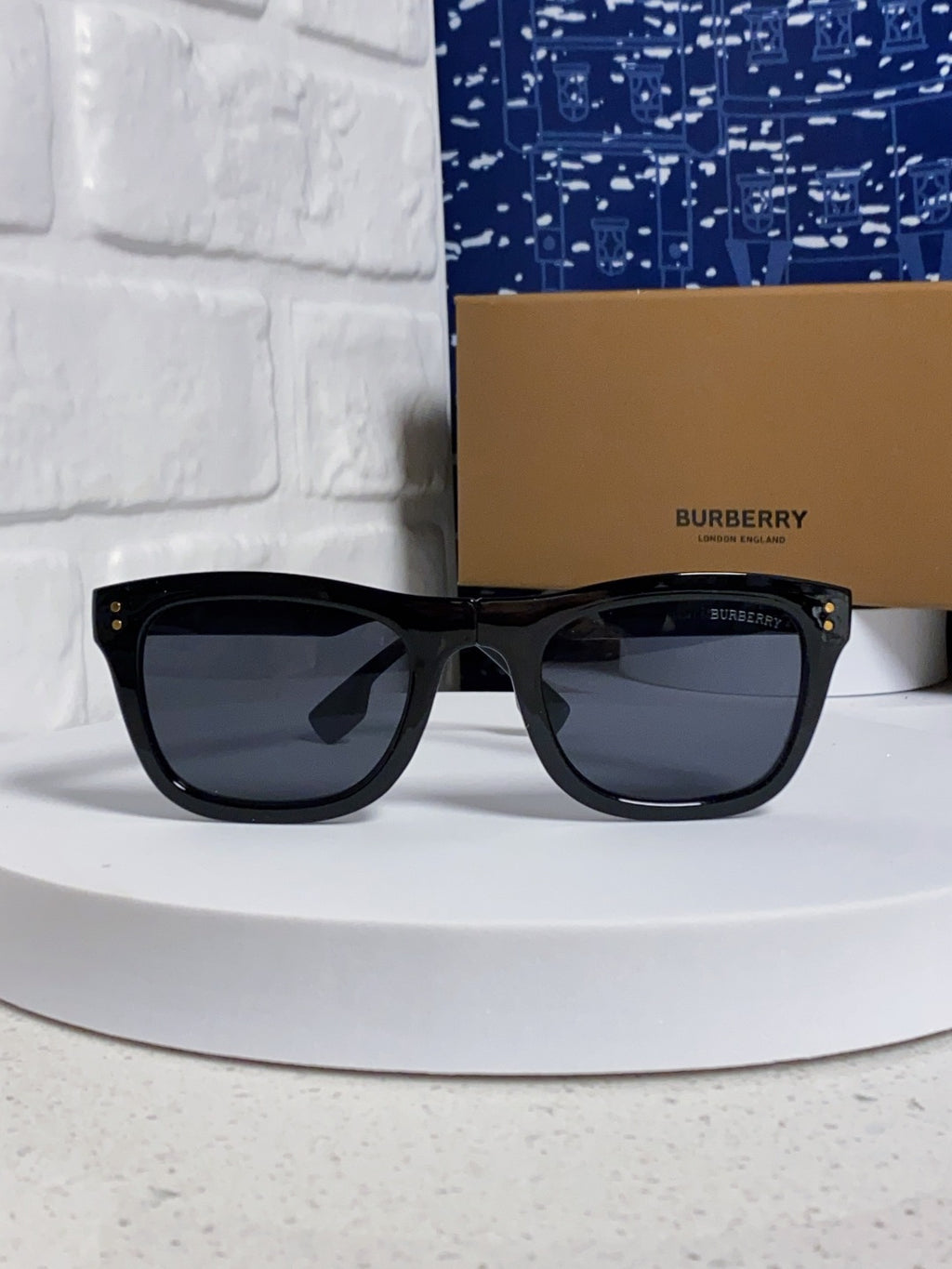 Burberry Folding Fashion Gray Lens Sunglasses for Men & Women - 432415 - detail image 2