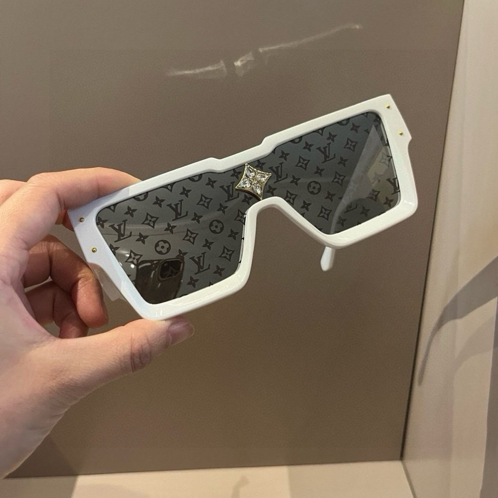 Louis Vuitton Fashion Gold Lens Sunglasses for Men & Women - 866898 - detail image 4