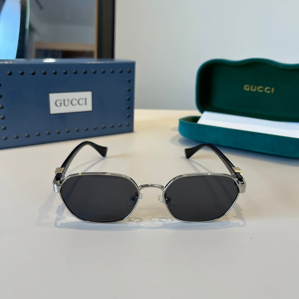 Gucci Polarized Fashion Silver Lens Sunglasses for Men - 866938 - detail image 2