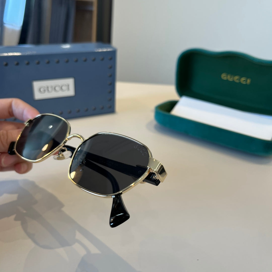 Gucci Polarized Fashion Silver Lens Sunglasses for Men - 381961 - detail image 9