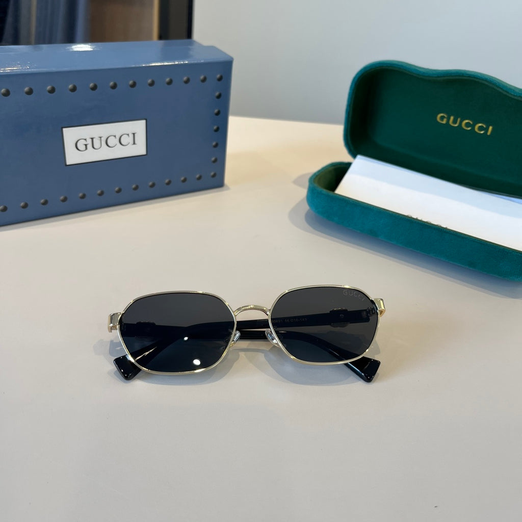 Gucci Polarized Fashion Silver Lens Sunglasses for Men - 381961 - detail image 10