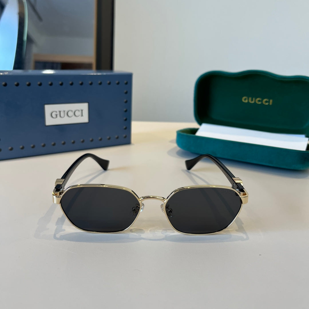 Gucci Polarized Fashion Silver Lens Sunglasses for Men - 381961 - detail image 2