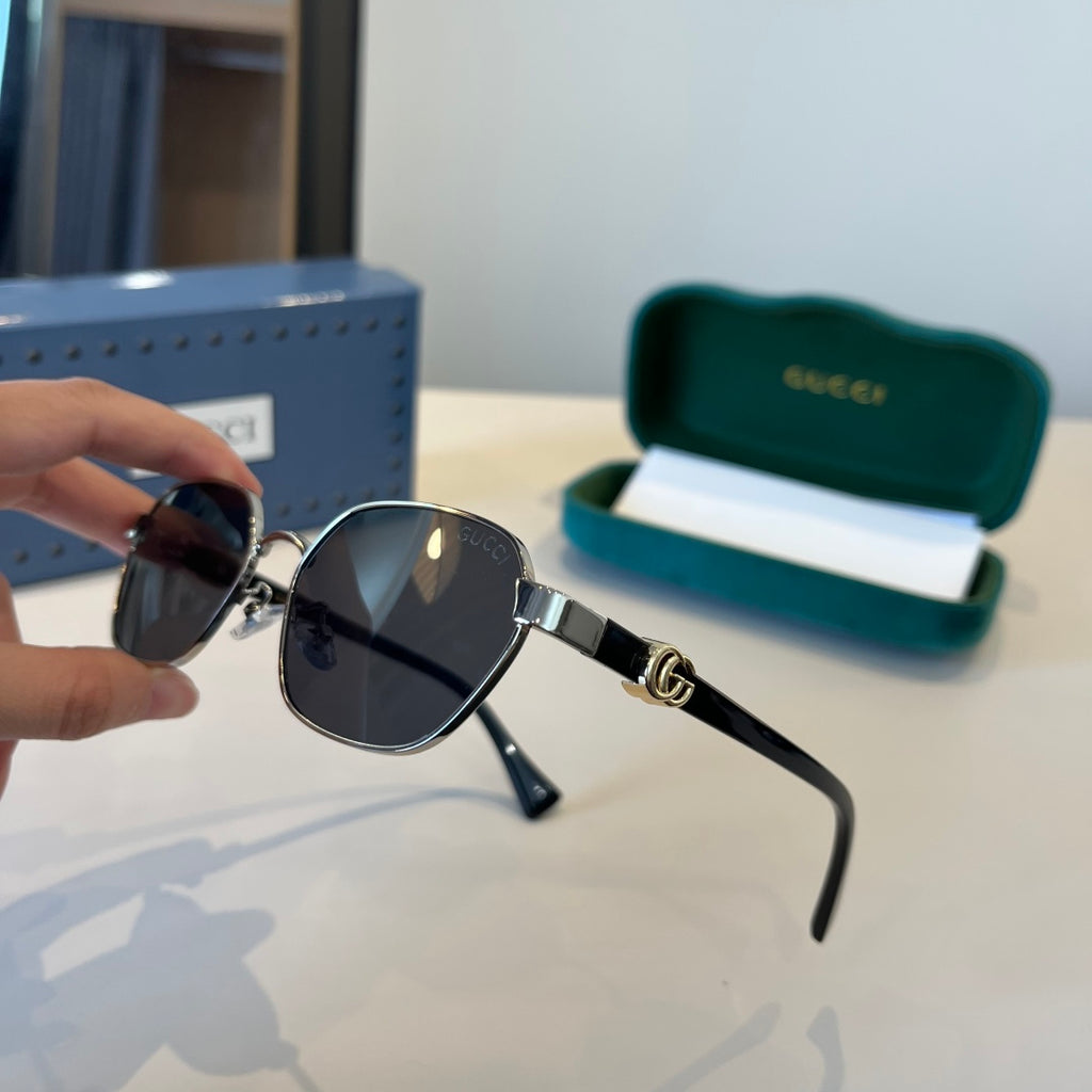 Gucci Polarized Fashion Silver Lens Sunglasses for Men - 866938 - detail image 4