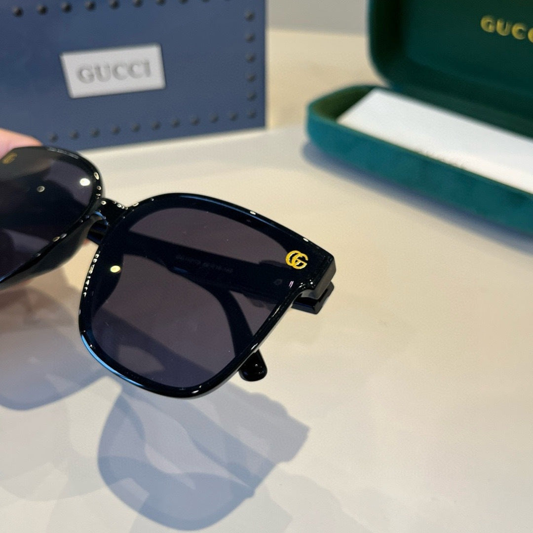 Gucci Fashion Black Lens Sunglasses for Men & Women - 381965 - detail image 6