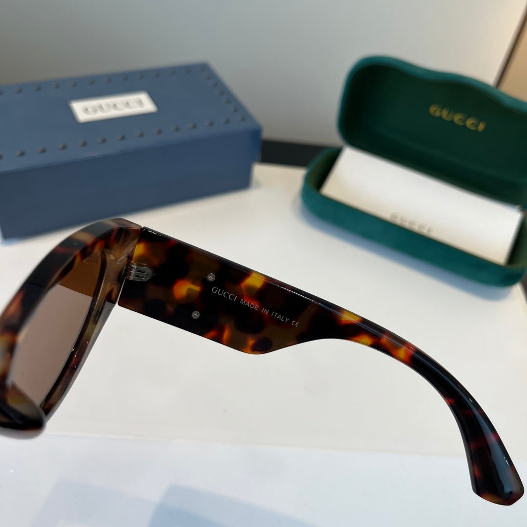 Gucci Cat-Eye Black Lens Sunglasses for Men & Women - 381964 - detail image 4