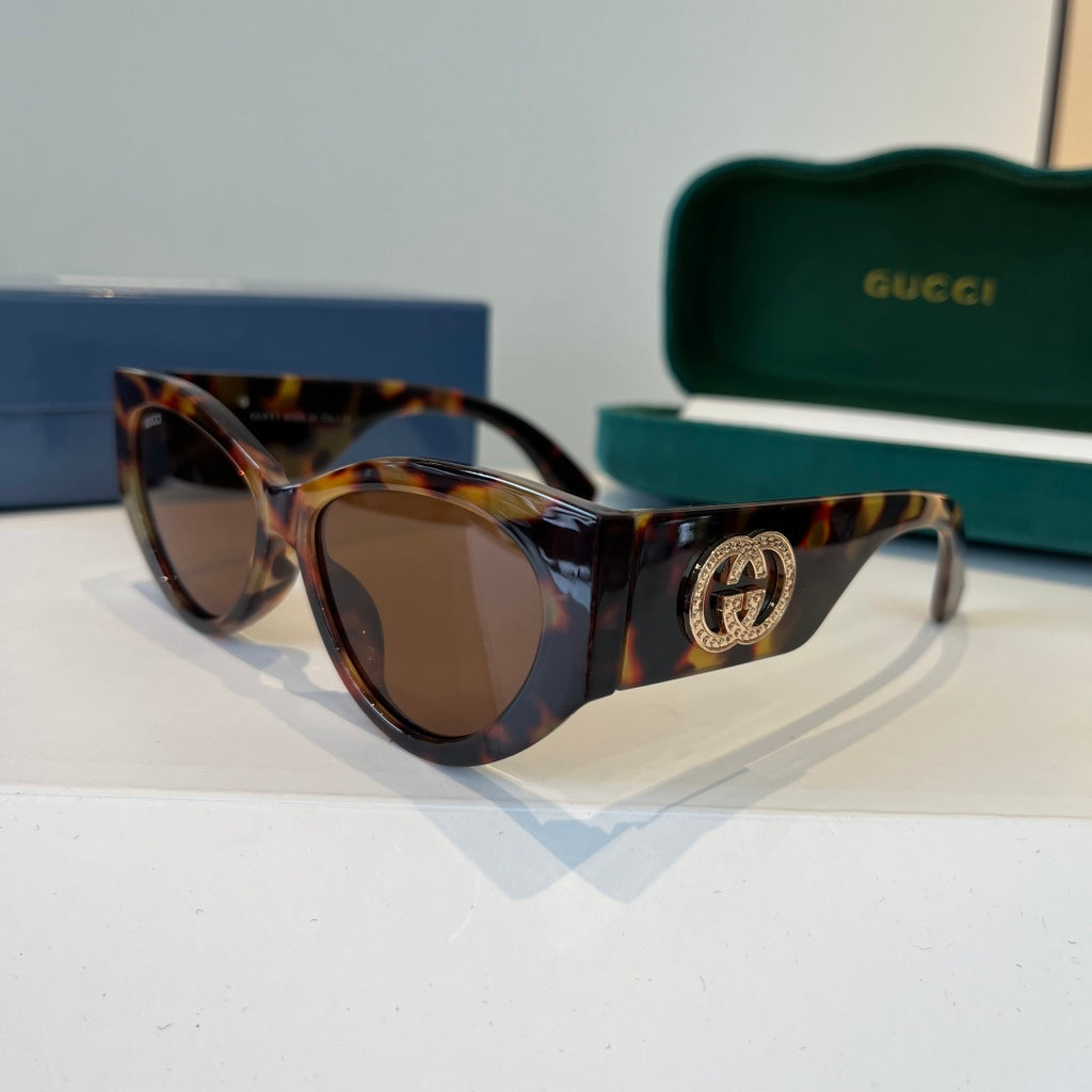 Gucci Cat-Eye Black Lens Sunglasses for Men & Women - 381964 - detail image 2