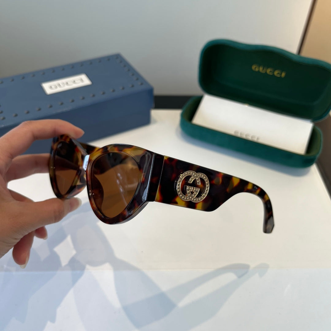 Gucci Cat-Eye Black Lens Sunglasses for Men & Women - 381964 - detail image 3