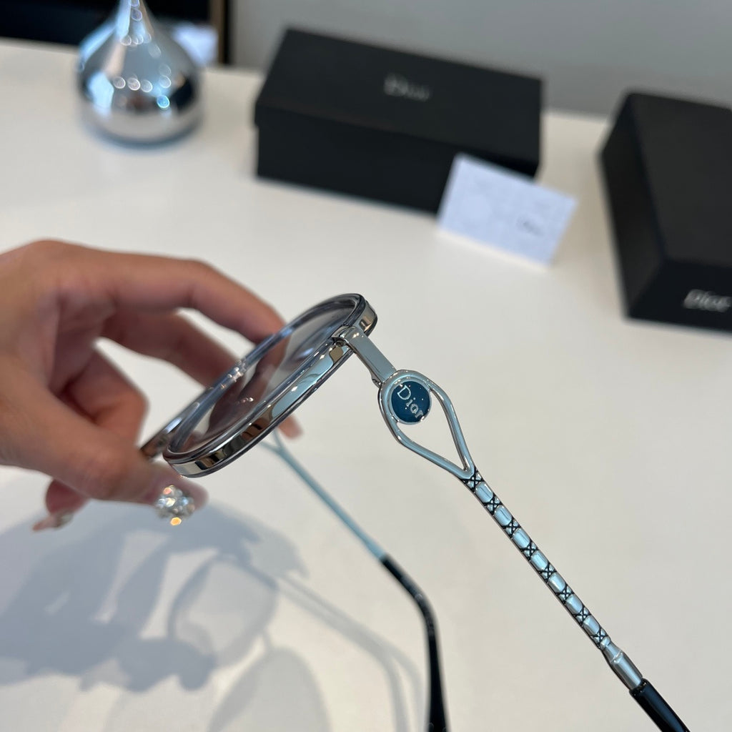 Dior Fashion Silver Lens Sunglasses for Men & Women - 486813 - detail image 11