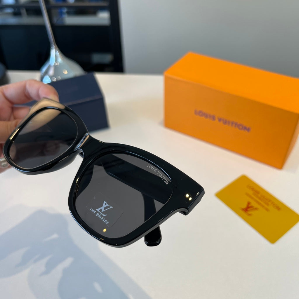 Louis Vuitton Metal Fashion Black Lens Sunglasses for Men & Women - 158134 - detail image 5