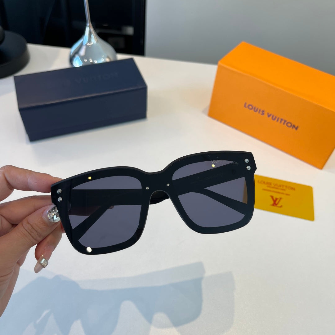 Louis Vuitton Fashion Black Lens Sunglasses for Men & Women - 158138 - detail image 5