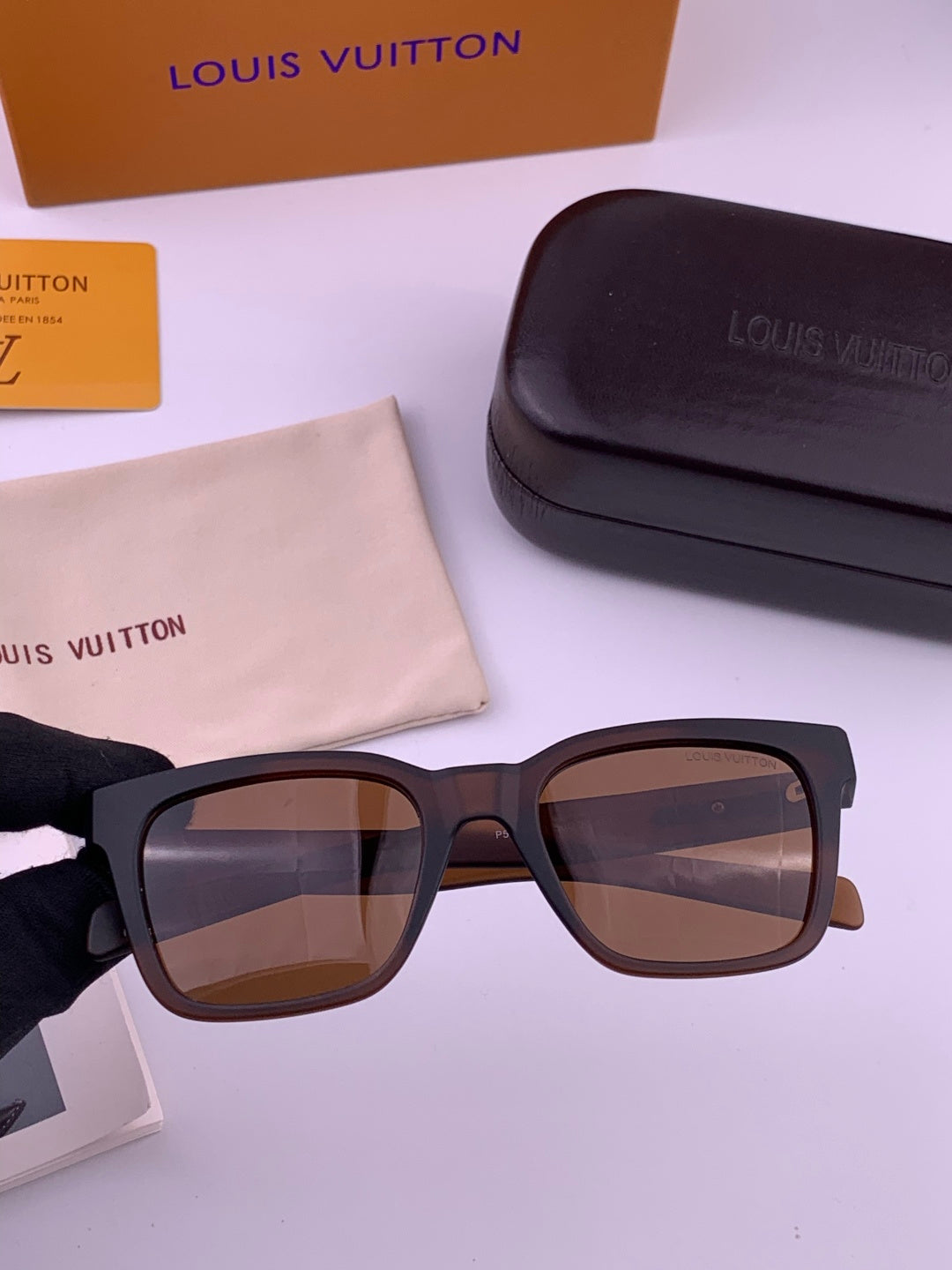 Louis Vuitton Fashion Black Lens Sunglasses for Men & Women - 997443