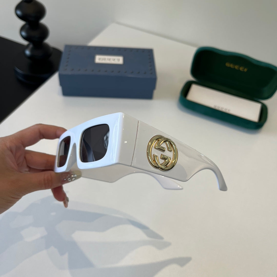 Gucci Oversized Gray Lens Sunglasses for Men & Women - 371488 - detail image 3