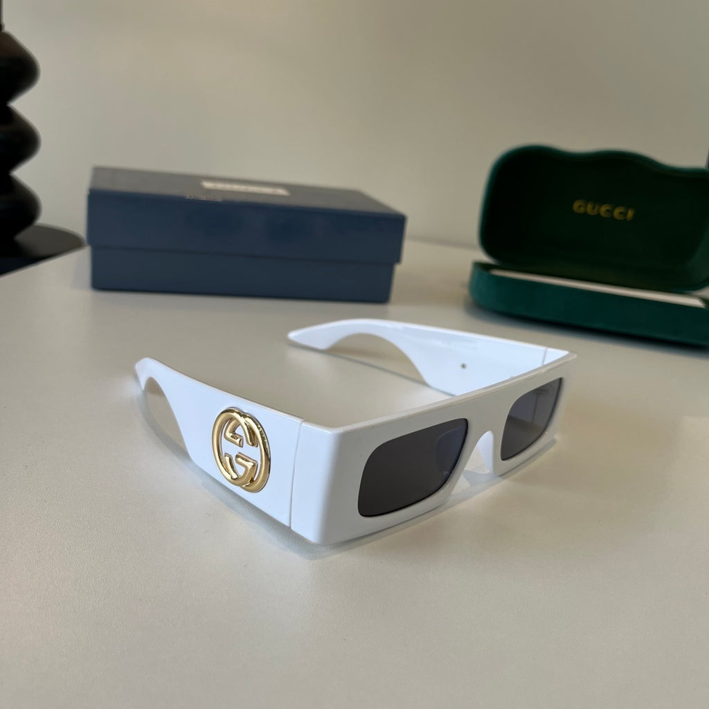 Gucci Oversized Gray Lens Sunglasses for Men & Women - 371488