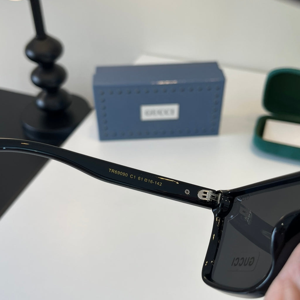 Gucci Fashion Black Lens Sunglasses for Men & Women - 371501 - detail image 6