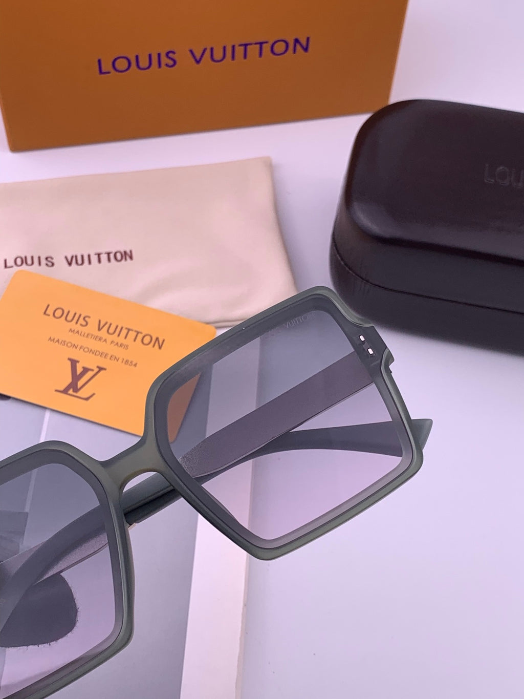 Louis Vuitton L1577 Polarized Square Gray Lens Sunglasses for Men & W - 158165 - detail image 3