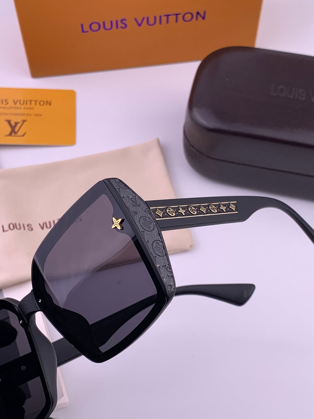Louis Vuitton Fashion Gold Lens Sunglasses for Men & Women - 158169 - detail image 4