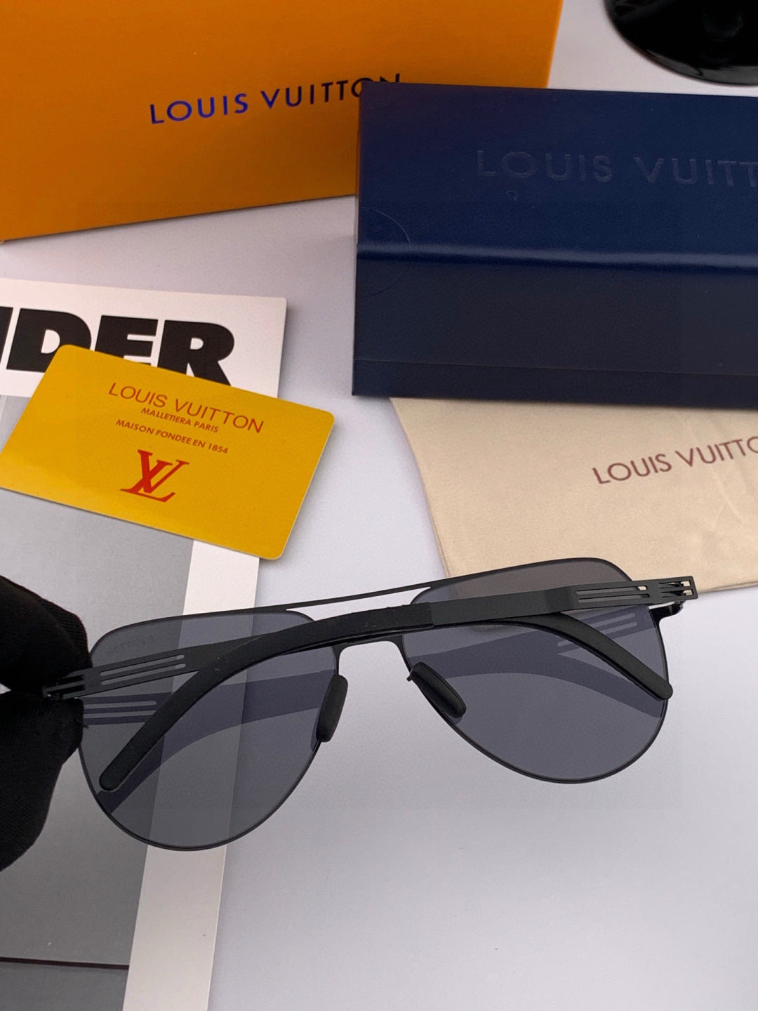 Louis Vuitton L186 Fashion Gold Lens Sunglasses for Men & Women - detail image 6