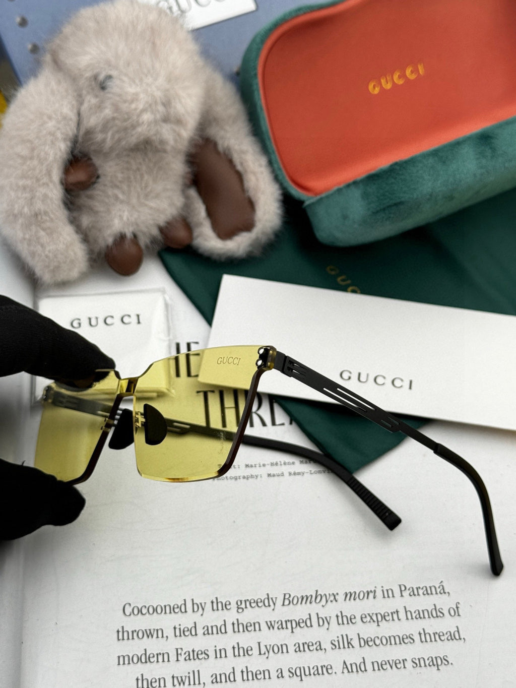 Gucci G910 Polarized Fashion Black Lens Sunglasses for Men & Women - detail image 6