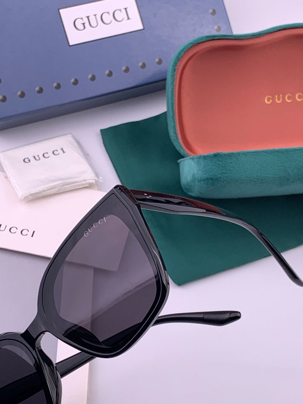 Gucci G07726 Polarized Square Black Lens Sunglasses for Men & Women - 357908 - detail image 2