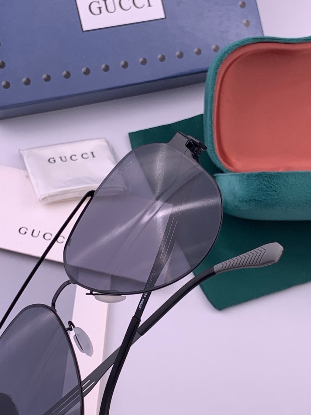 Gucci G5809 Polarized Fashion Gold Lens Sunglasses for Men & Women - 357904 - detail image 5