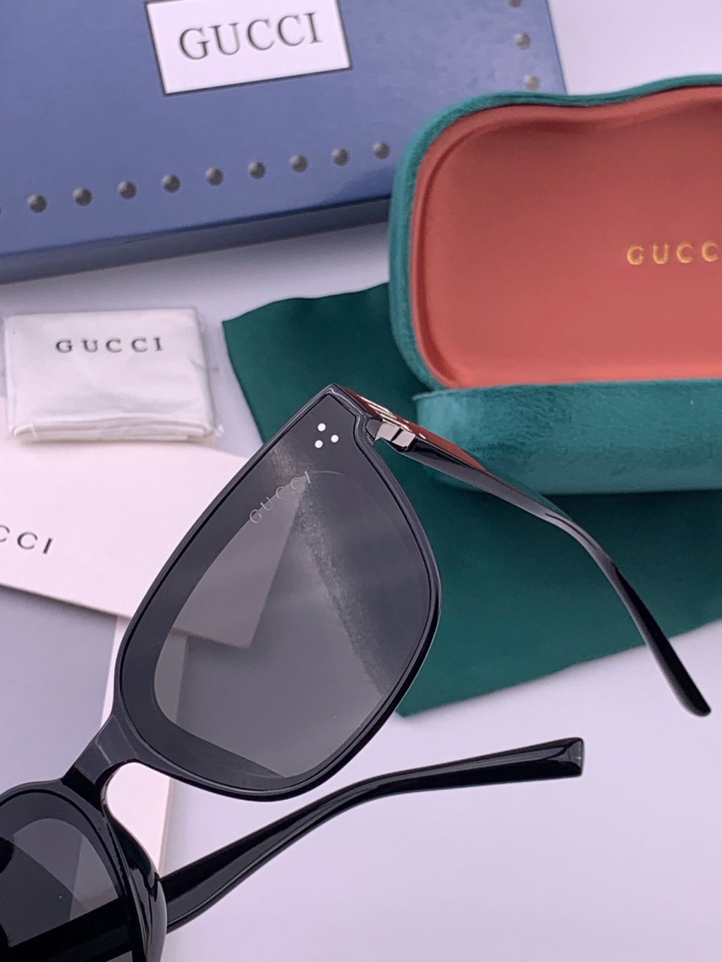 Gucci G6761 Polarized Square Pink Lens Sunglasses for Men & Women - 357817 - detail image 3