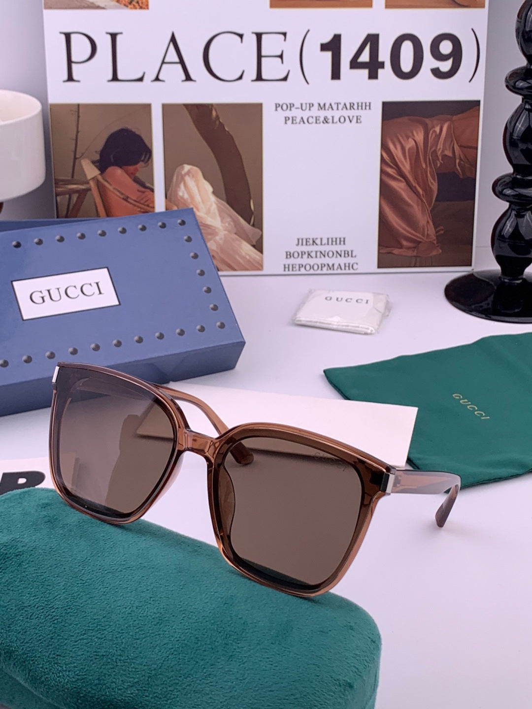 Gucci G0511 Polarized Square Black Lens Sunglasses for Men & Women - detail image 5