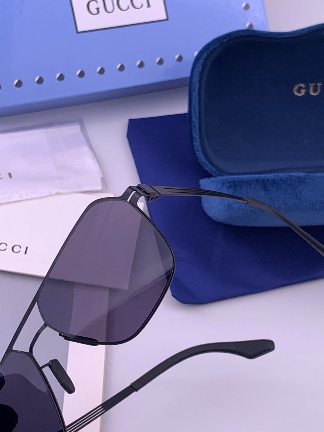Gucci G0862 Fashion Gold Lens Sunglasses for Men & Women - 357838 - detail image 3
