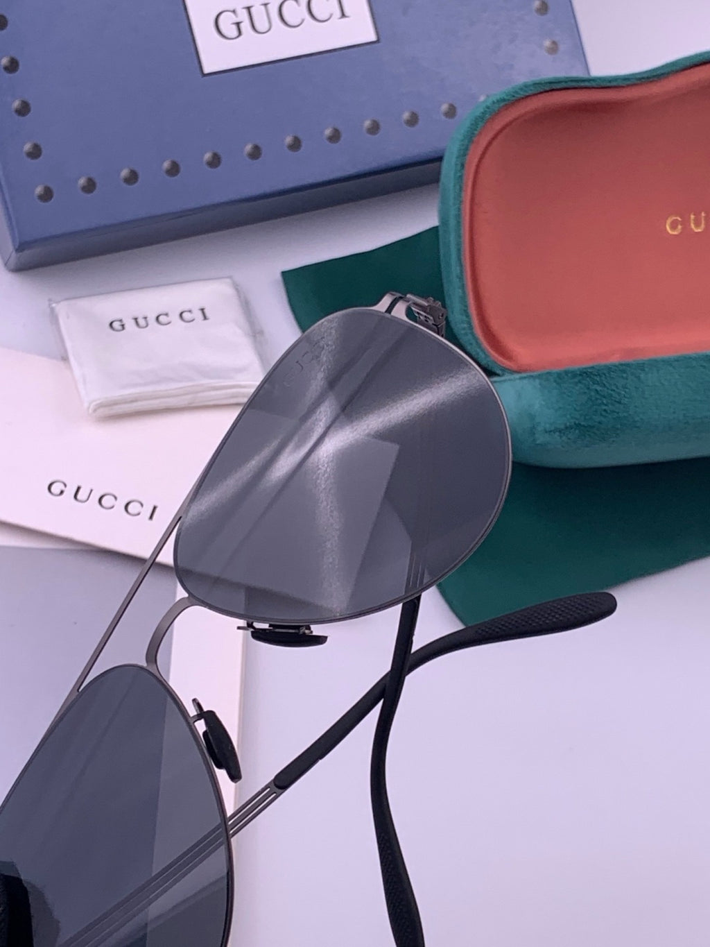 Gucci G1381 Fashion Gold Lens Sunglasses for Men & Women - 357843 - detail image 3